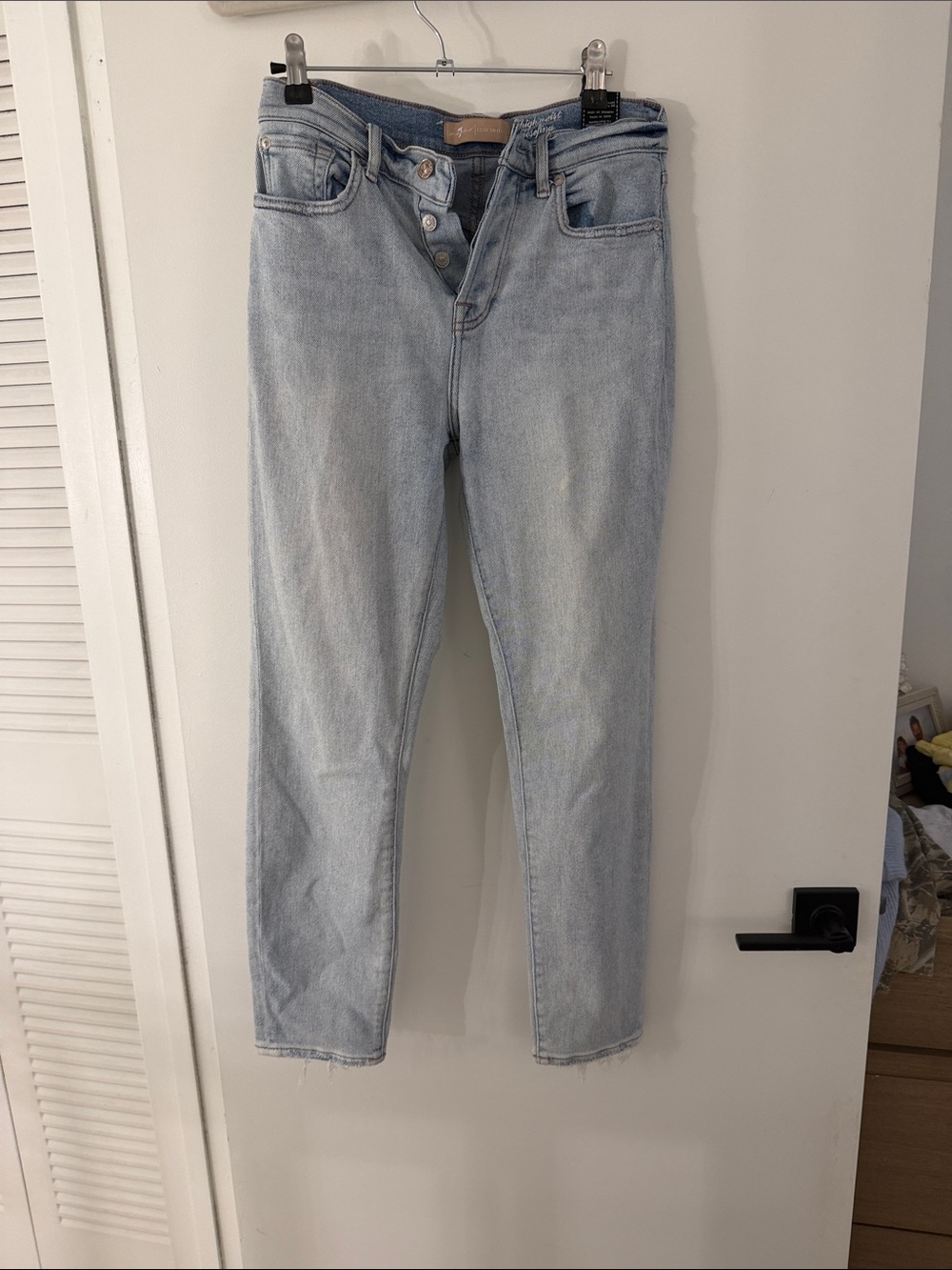 Light Wash Women's Button-Fly Jeans